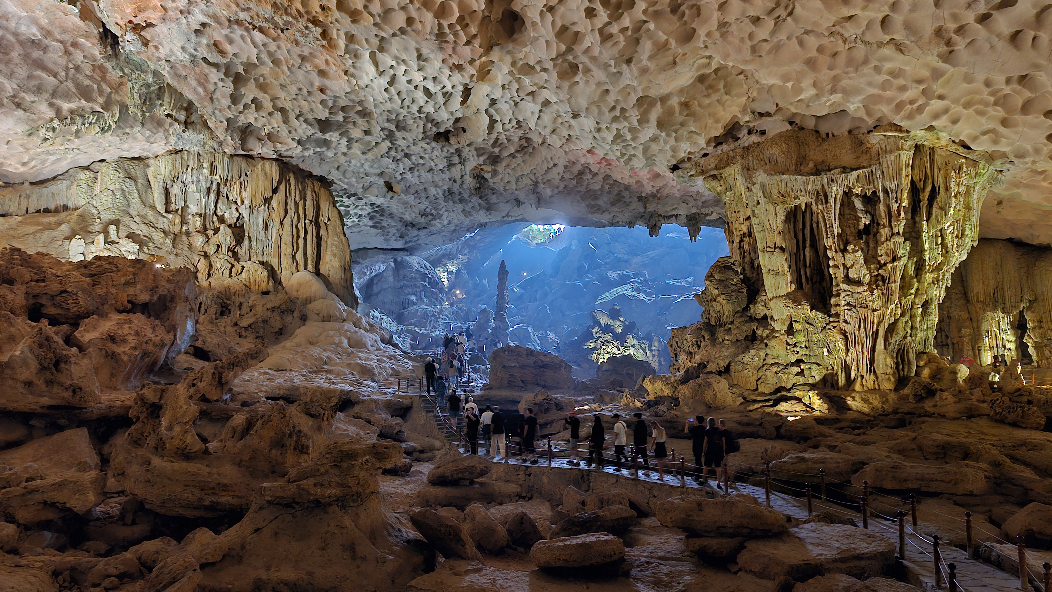 Sung Sot Cave